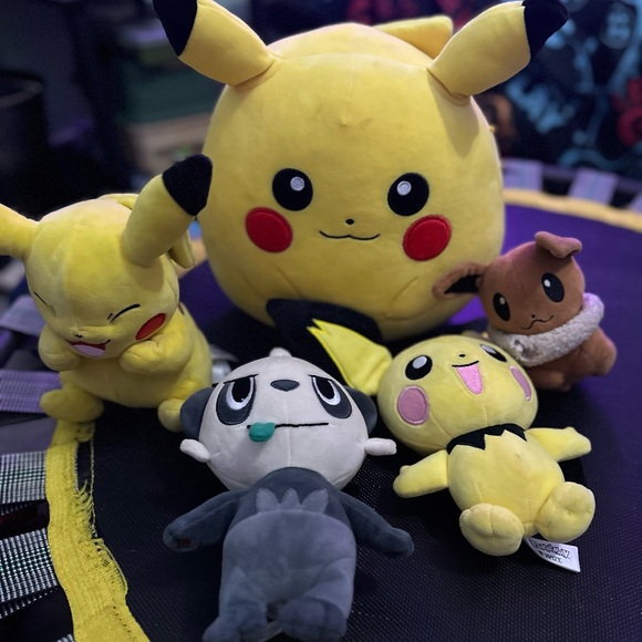 Pokémon plushies - Picture 1 of 1